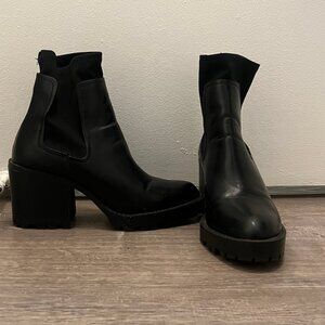 Pull and Bear Black Chelsea Boot style Heels